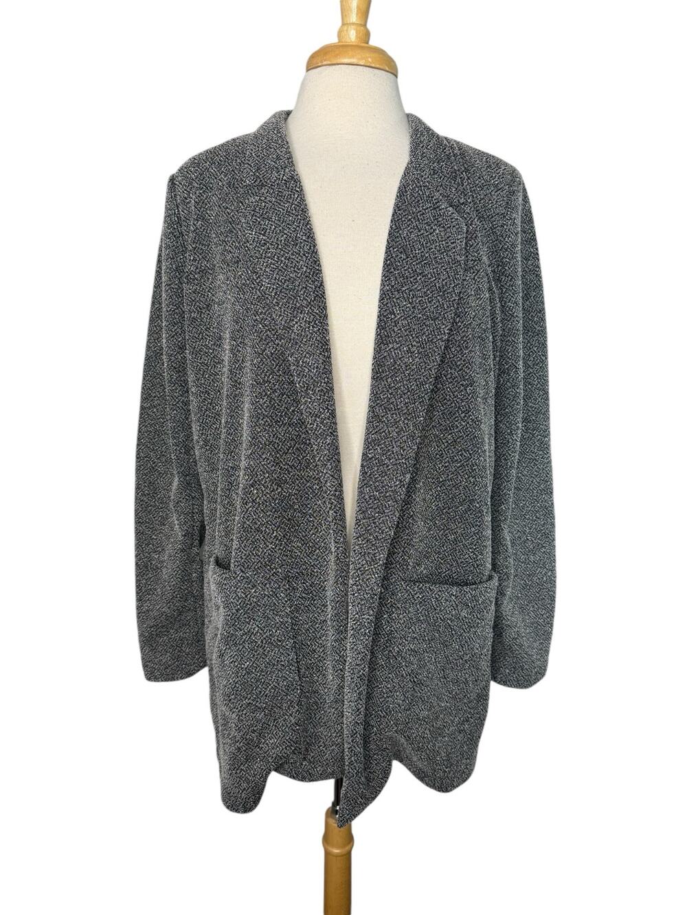 MURAL Art Has No Boundaries Black White Open Long Line Cardigan Jacket One Size